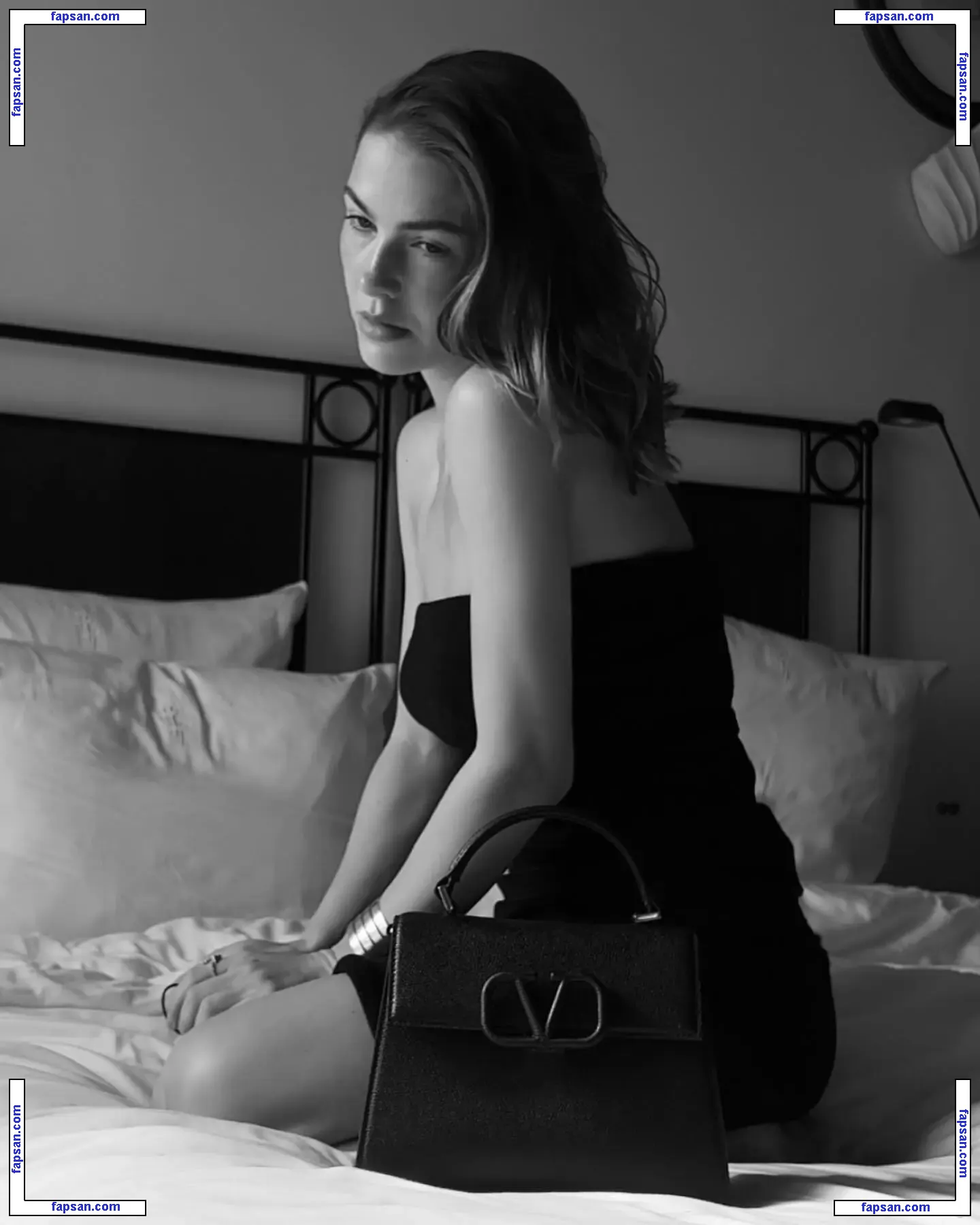 Sophia Roe nude photo #0024 from OnlyFans
