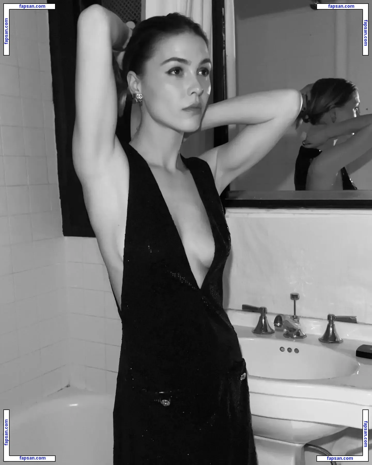 Sophia Roe nude photo #0029 from OnlyFans