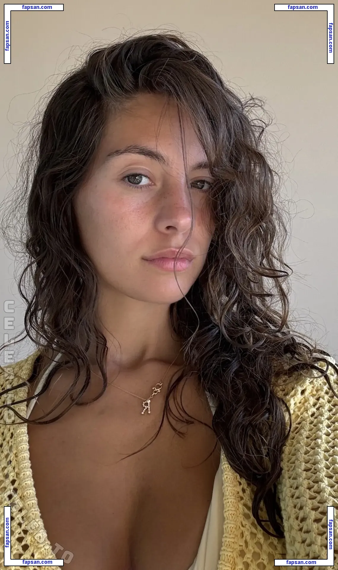 Sophia Weber голая фото #0019 с Онлифанс