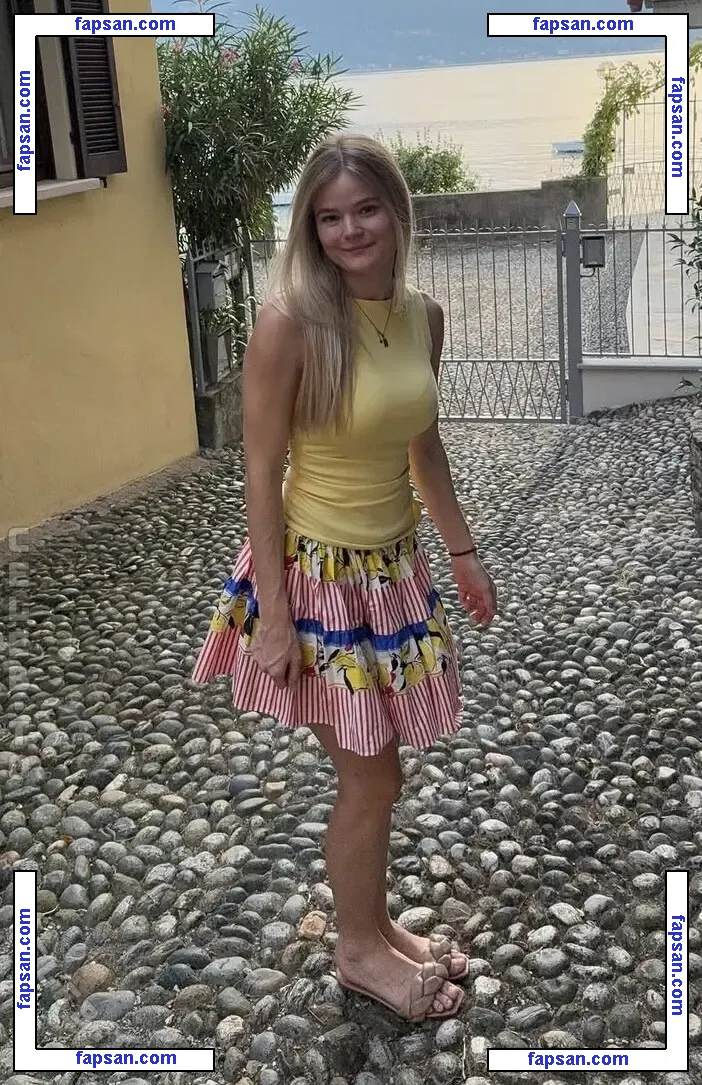 Sophiakienzle голая фото #0003 с Онлифанс