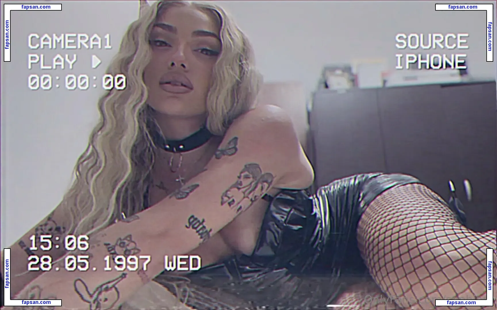 sophiarz nude photo #0005 from OnlyFans
