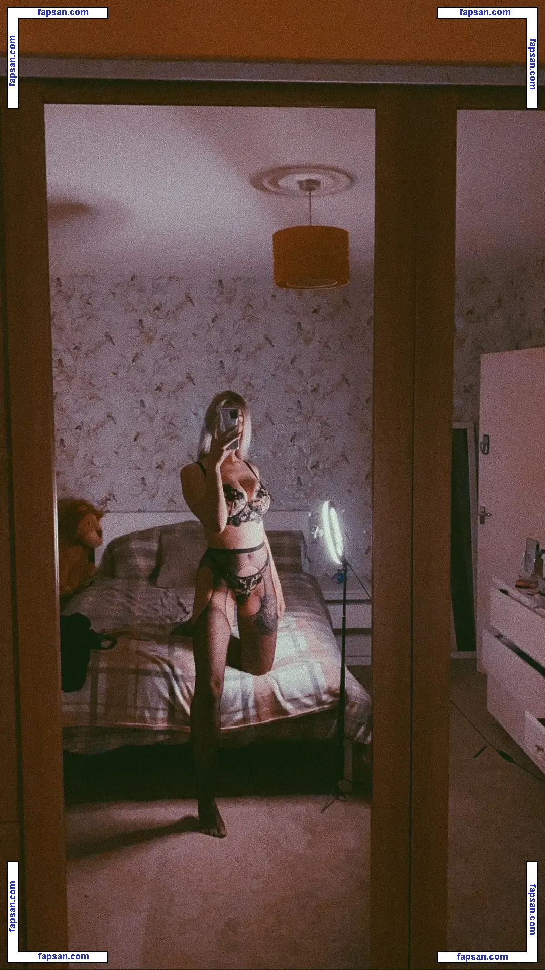 Sophie Carpenter nude photo #0019 from OnlyFans