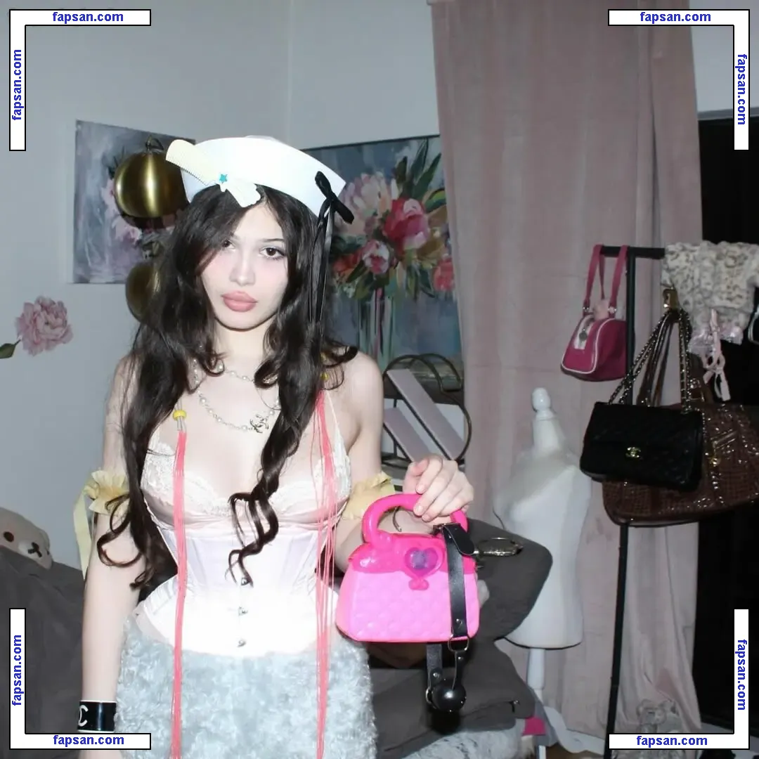 Sophie Giannamore голая фото #0006 с Онлифанс