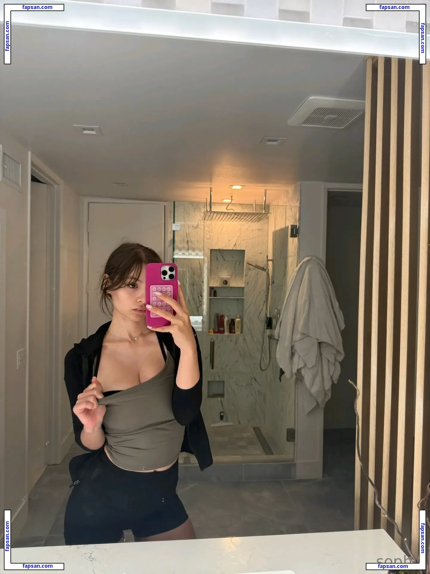 Sophie Mudd nude photo #0031 from OnlyFans