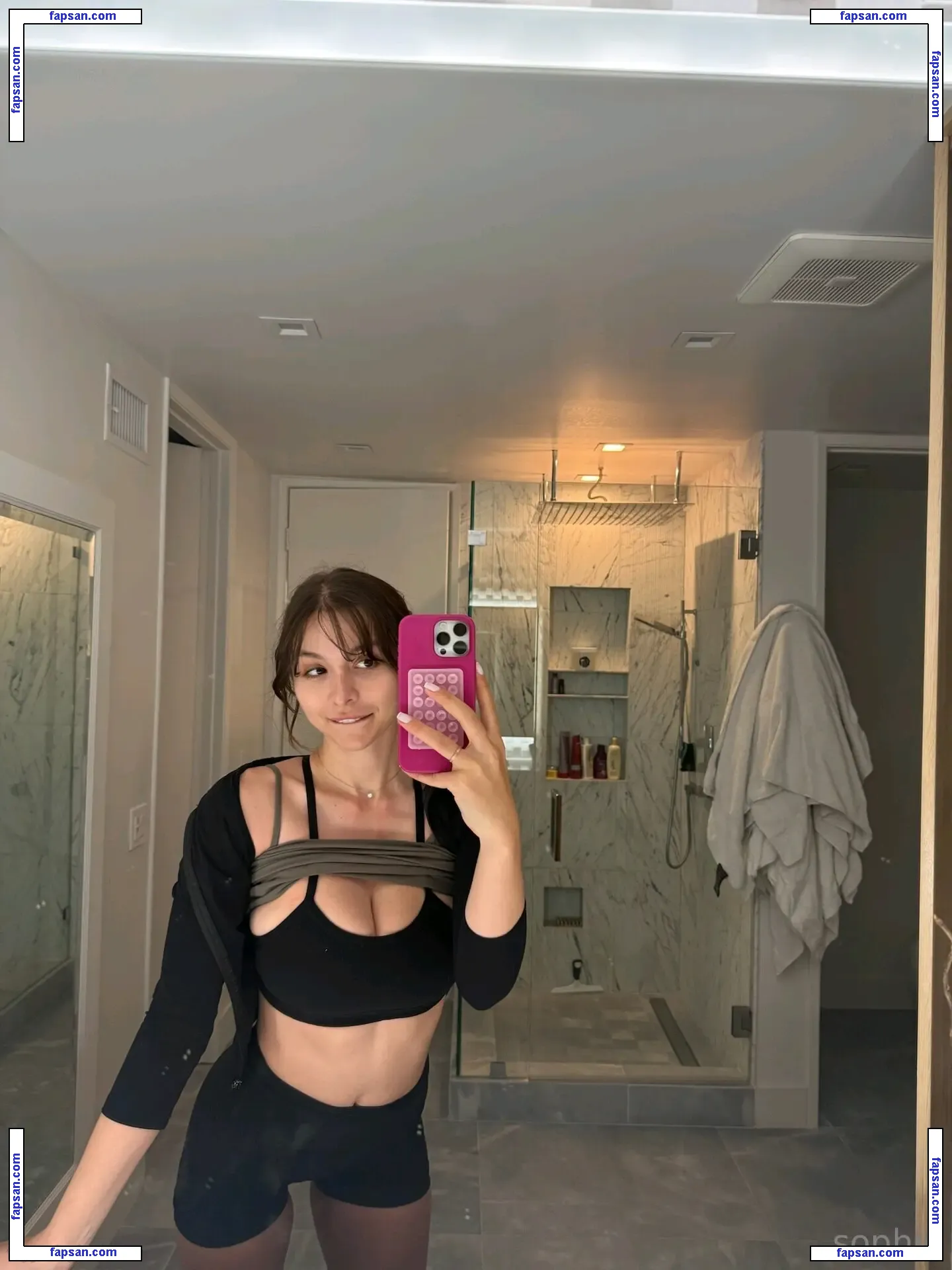 Sophie Mudd nude photo #0032 from OnlyFans