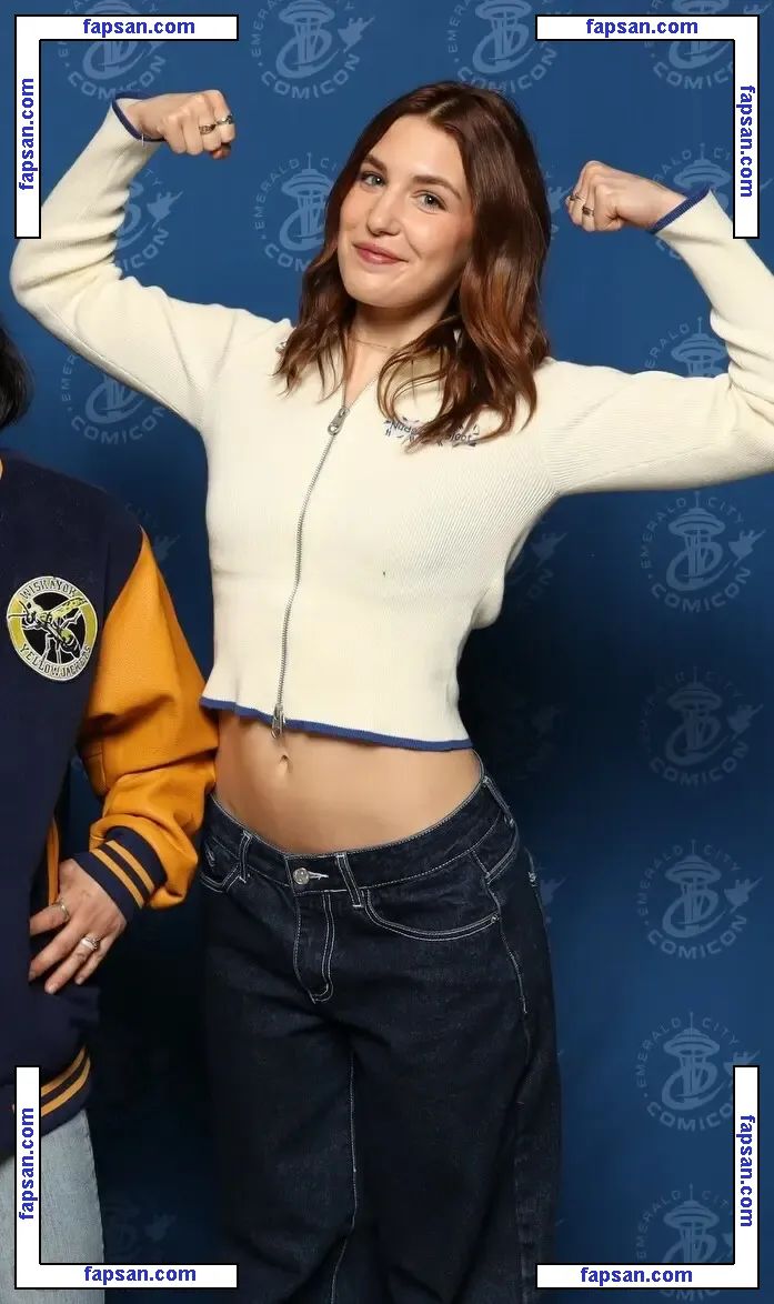 Sophie Nelisse голая фото #0036 с Онлифанс