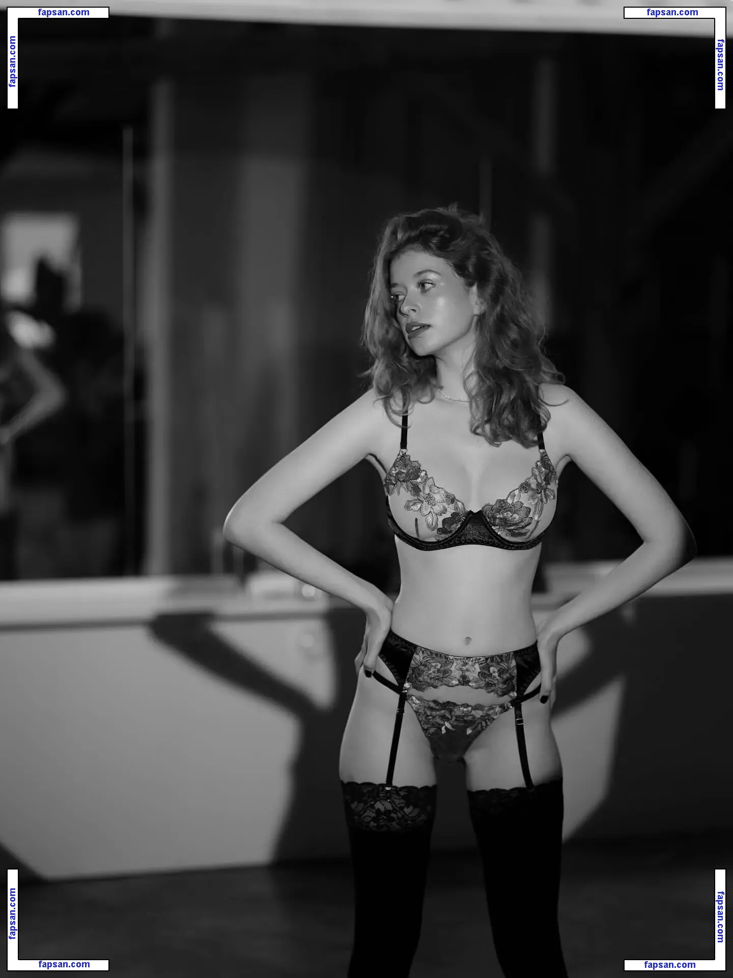 Sophie.srm nude photo #0127 from OnlyFans