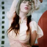 Sophie Thatcher голая #0373