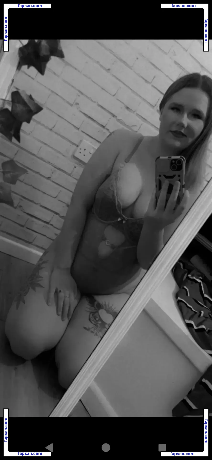 Sophie Windmill nude photo #0002 from OnlyFans