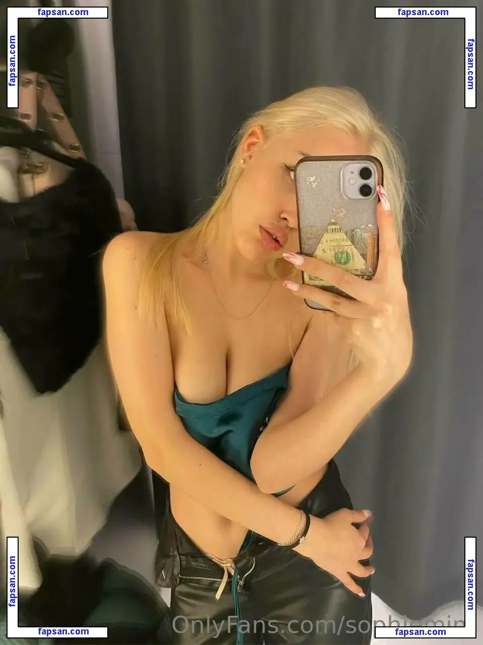 sophiebbface nude photo #0031 from OnlyFans