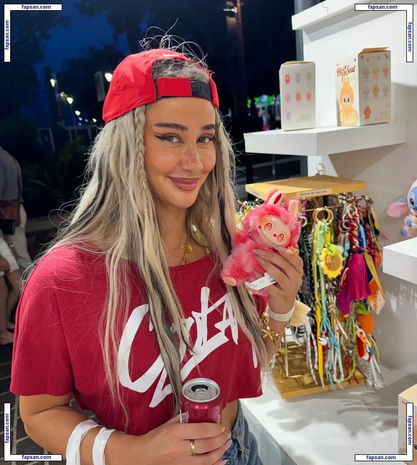 Sophiesnazz nude photo #0016 from OnlyFans