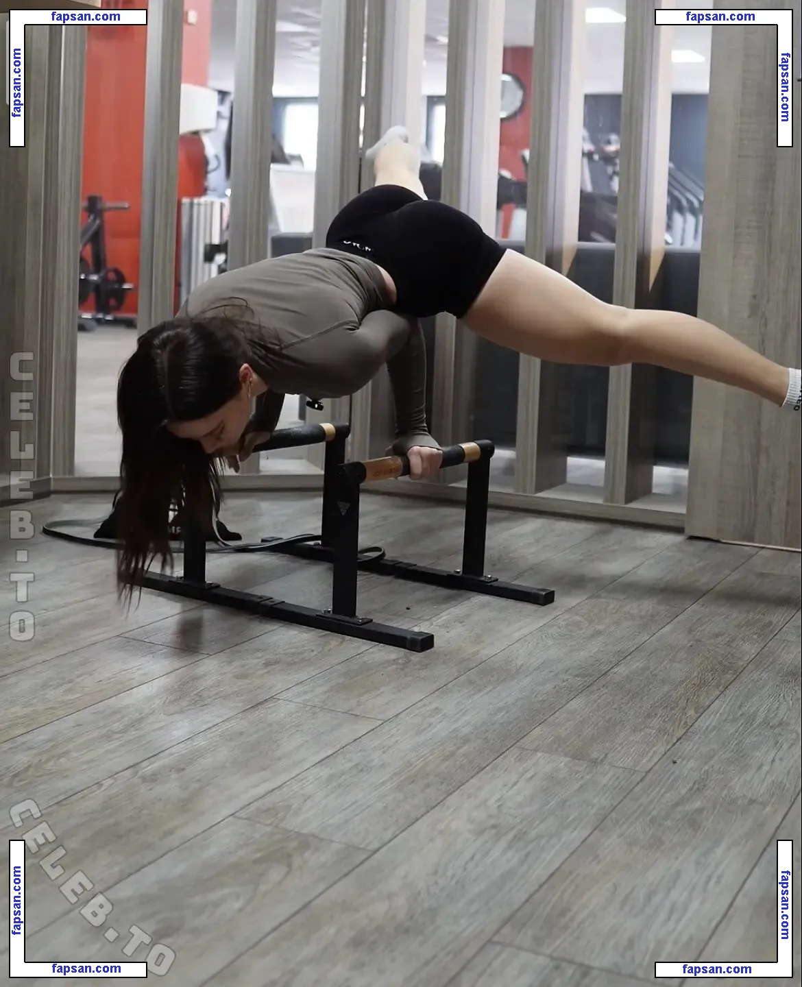 Sophiia.ugc nude photo #0003 from OnlyFans