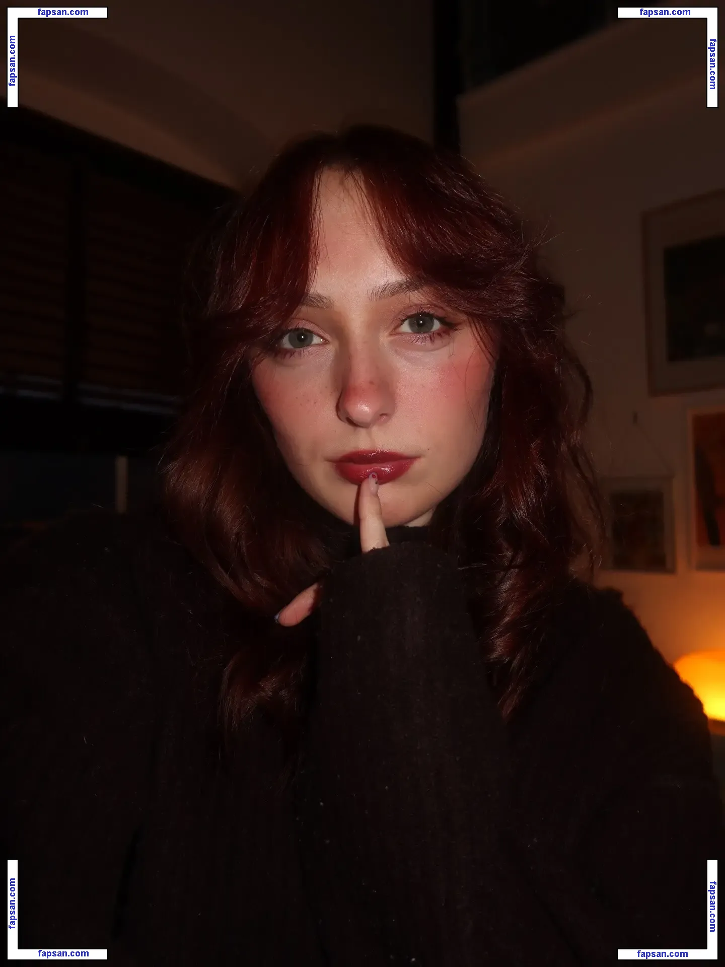 Soupforeloise nude photo #0022 from OnlyFans