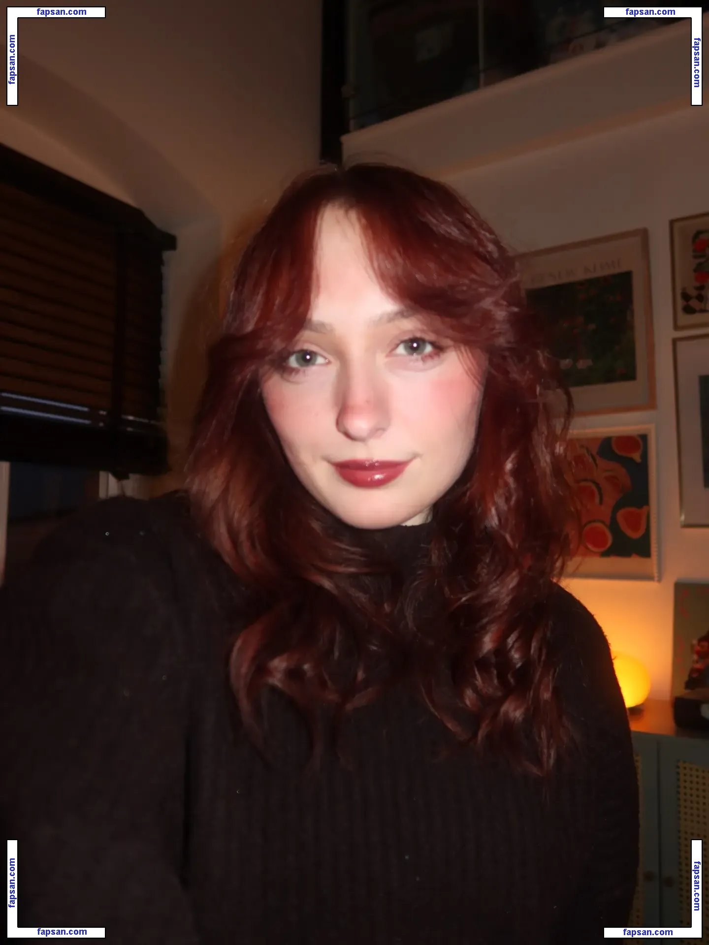 Soupforeloise nude photo #0023 from OnlyFans