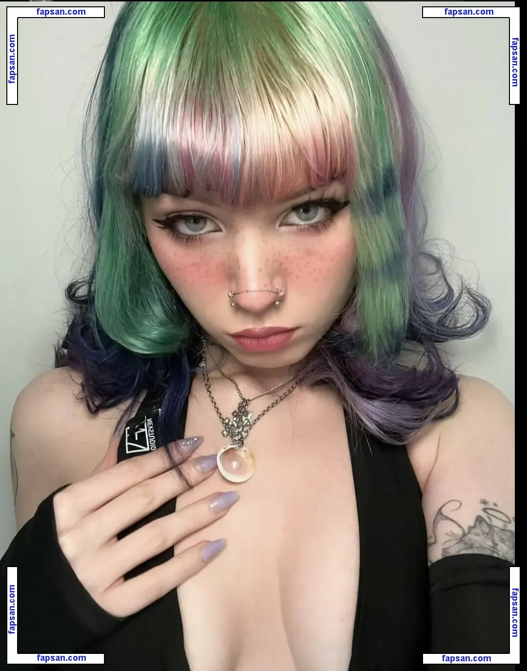 Sournsick nude photo #0001 from OnlyFans