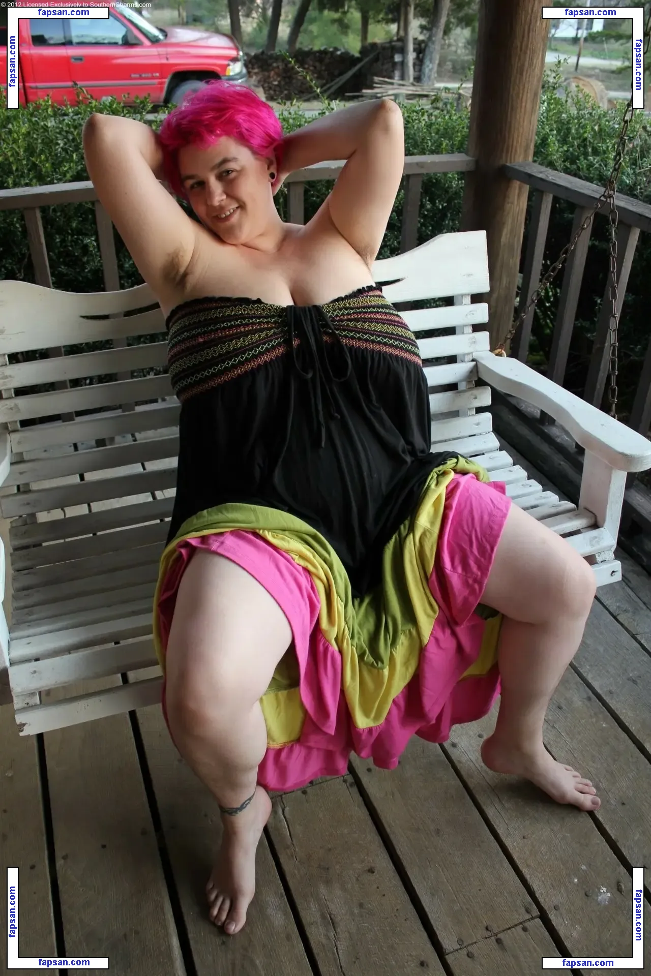 Southern Charms голая фото #0077 с Онлифанс