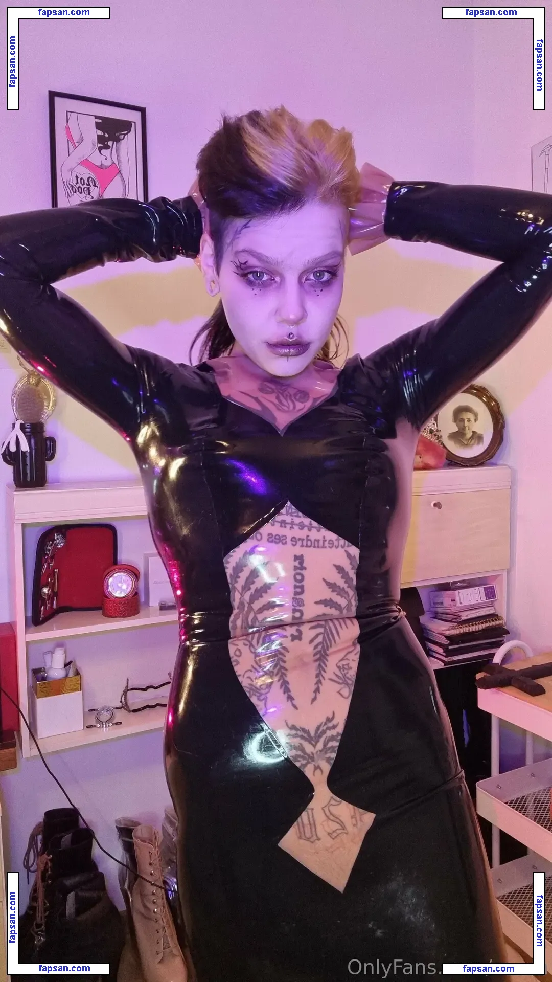 sowln nude photo #0021 from OnlyFans