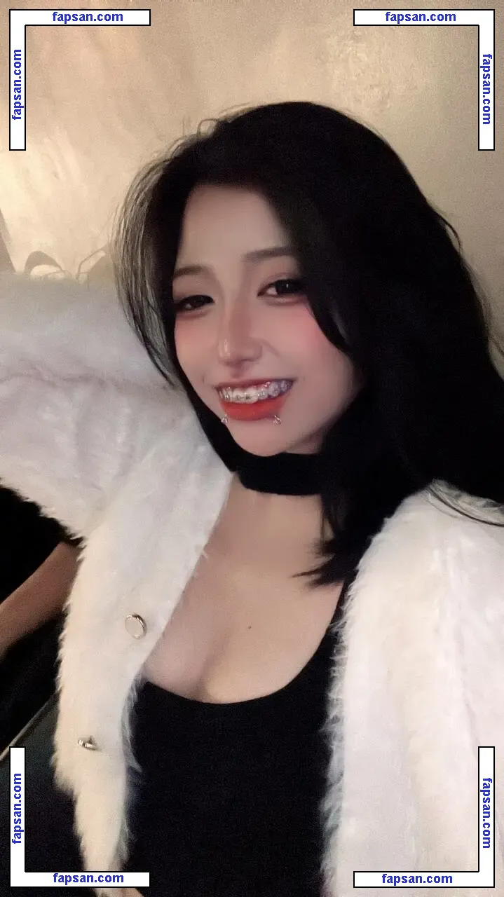 Sowoncos nude photo #0045 from OnlyFans
