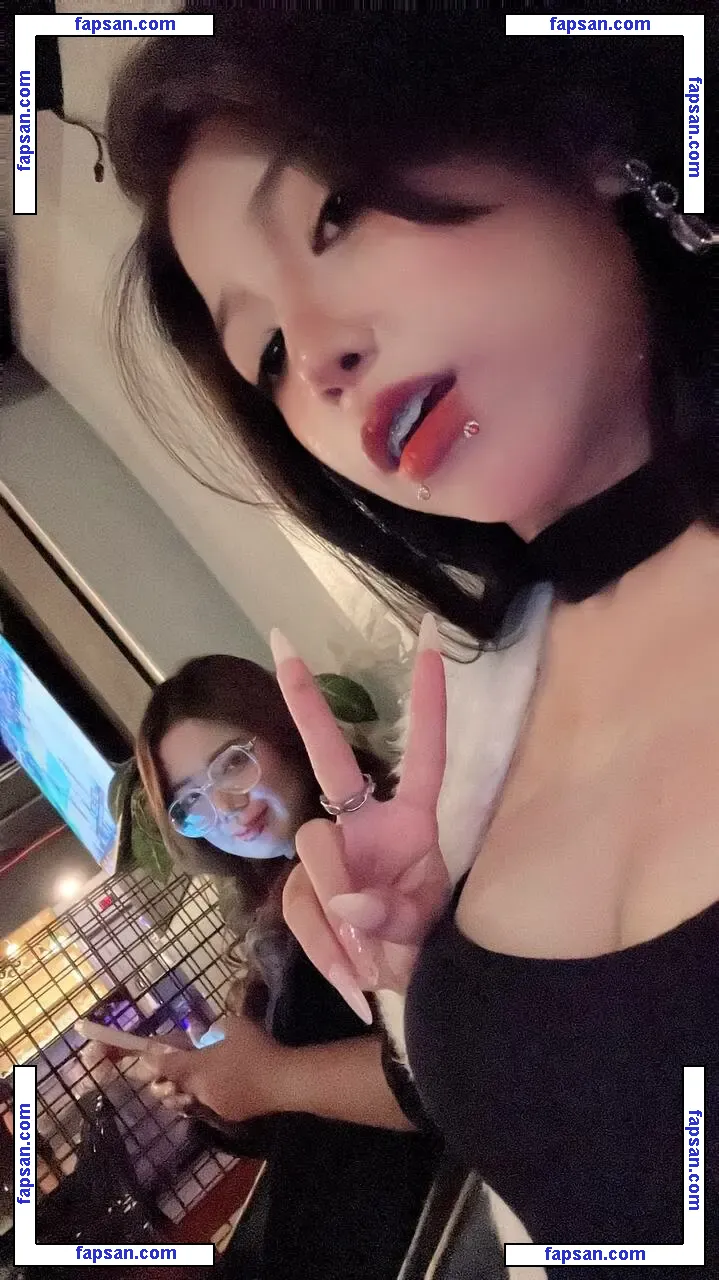 Sowoncos nude photo #0048 from OnlyFans