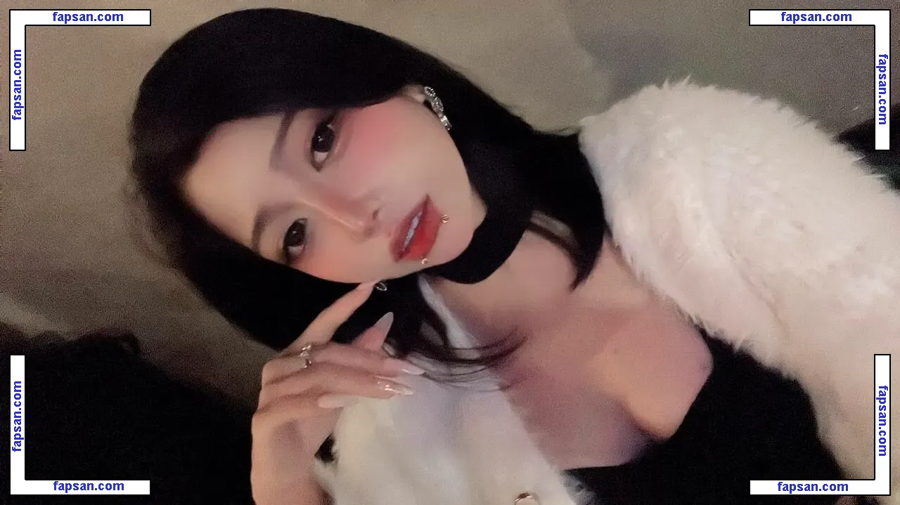 Sowoncos nude photo #0051 from OnlyFans