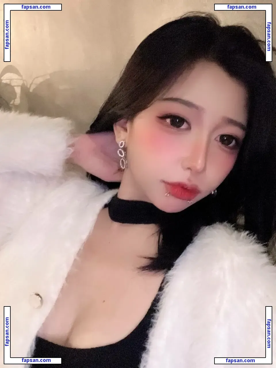 Sowoncos nude photo #0053 from OnlyFans