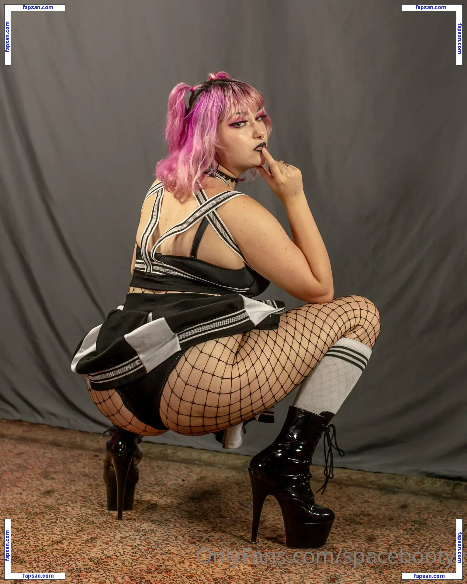 spacebootyy nude photo #0025 from OnlyFans
