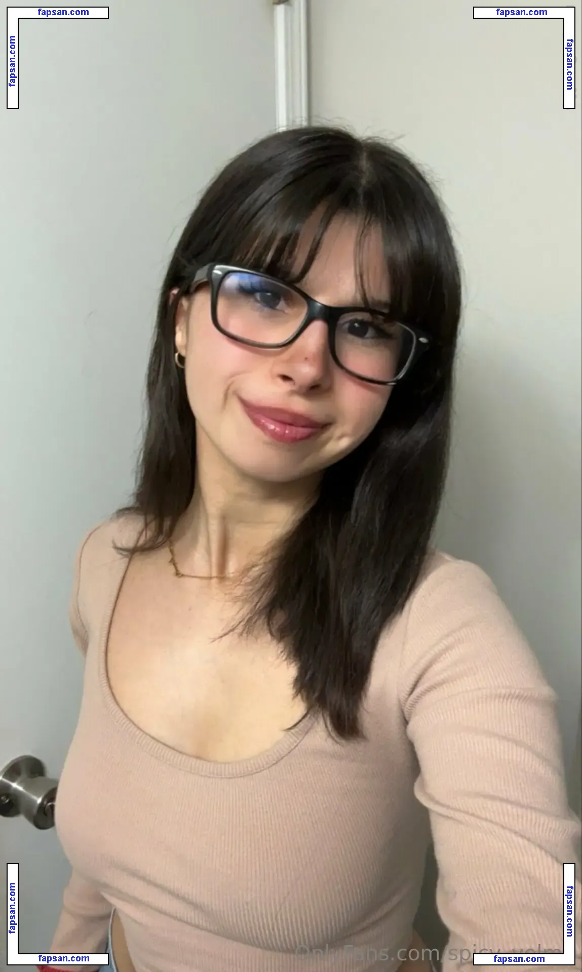 spicy_velma nude photo #0005 from OnlyFans