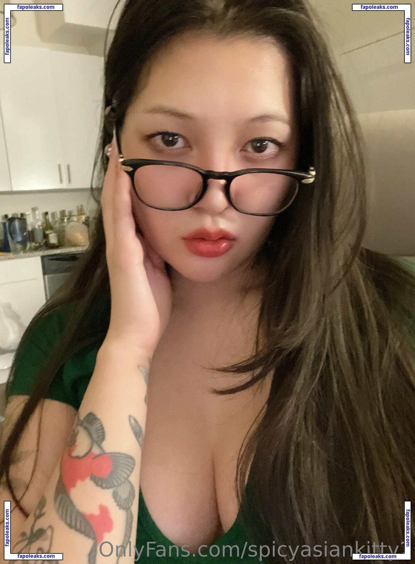 spicyasiankitty2 / spicyasiankittyxo nude photo #0003 from OnlyFans