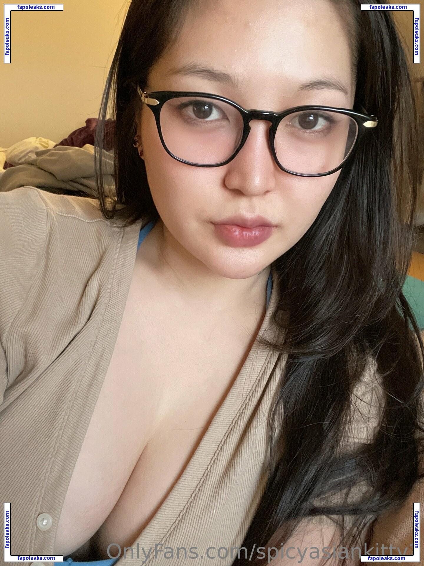 spicyasiankitty2 / spicyasiankittyxo nude photo #0018 from OnlyFans