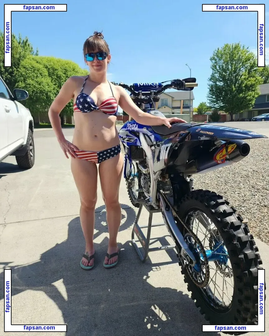 Spooky4runnergirl голая фото #0004 с Онлифанс