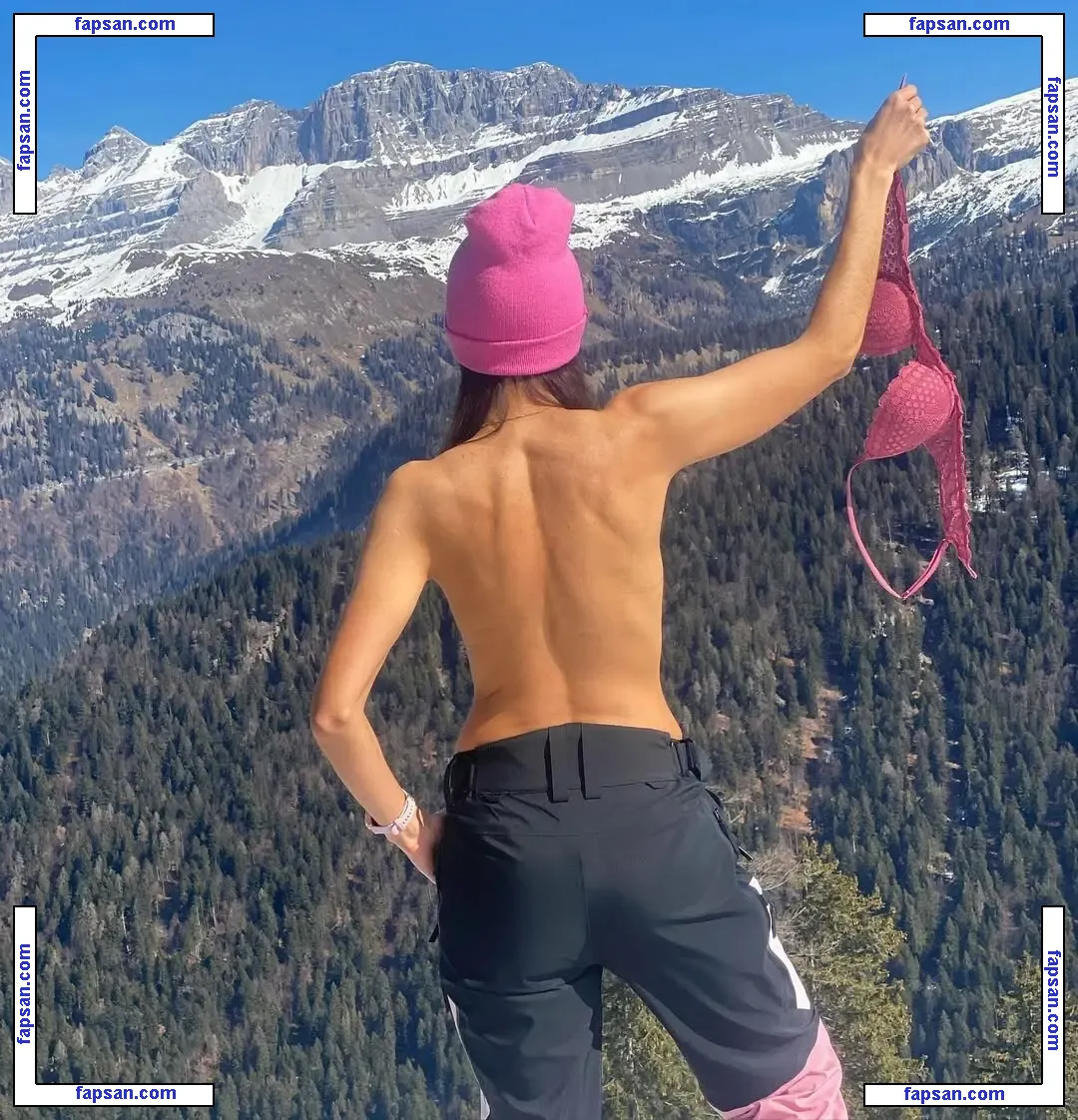 Sportowapara nude photo #0006 from OnlyFans