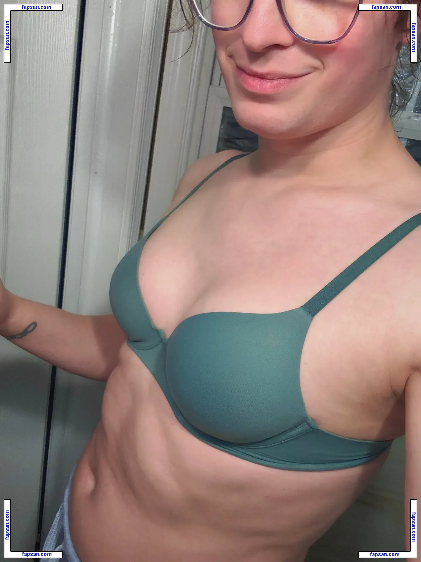 squiggledingle nude photo #0023 from OnlyFans