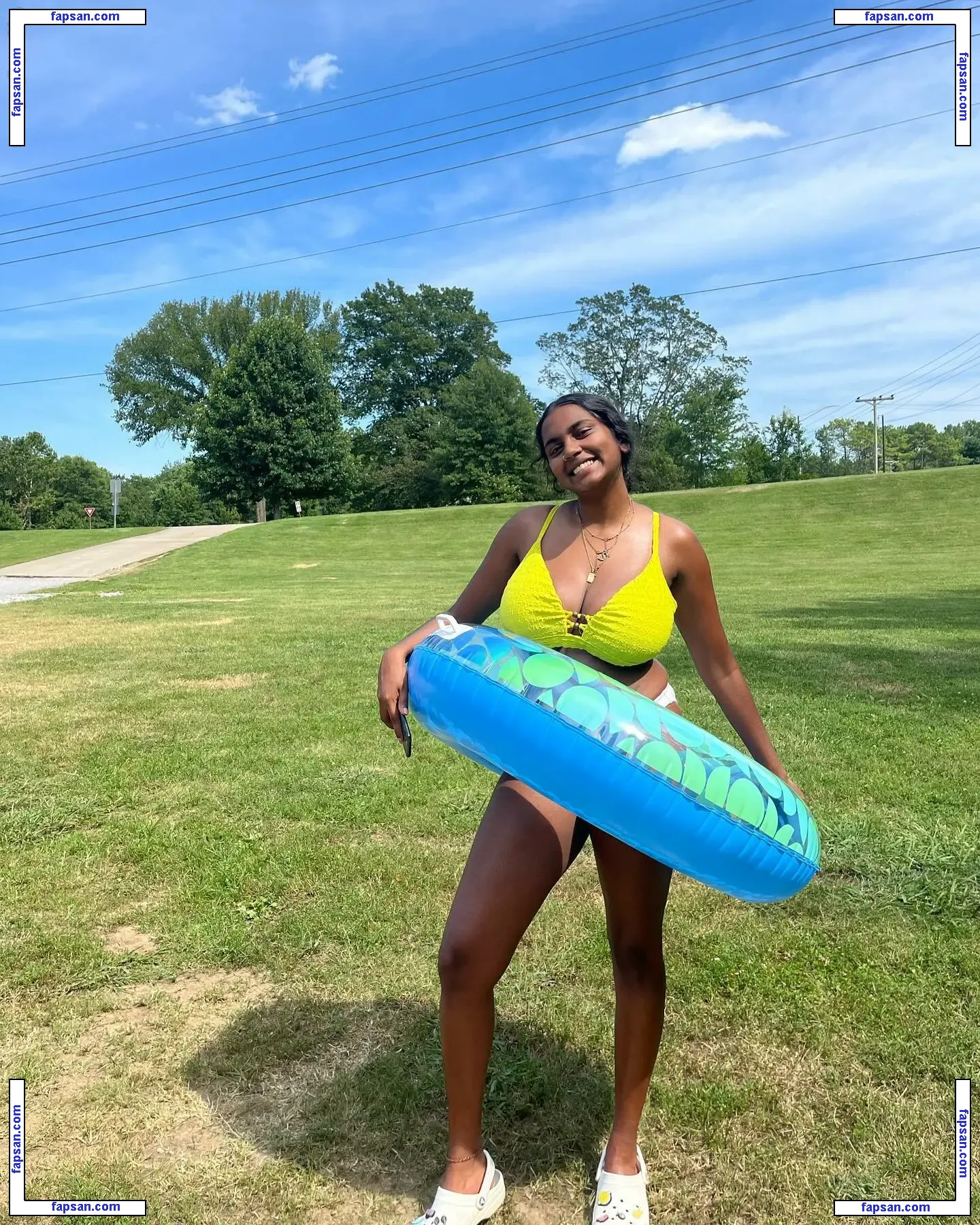 Sriya nude photo #0038 from OnlyFans