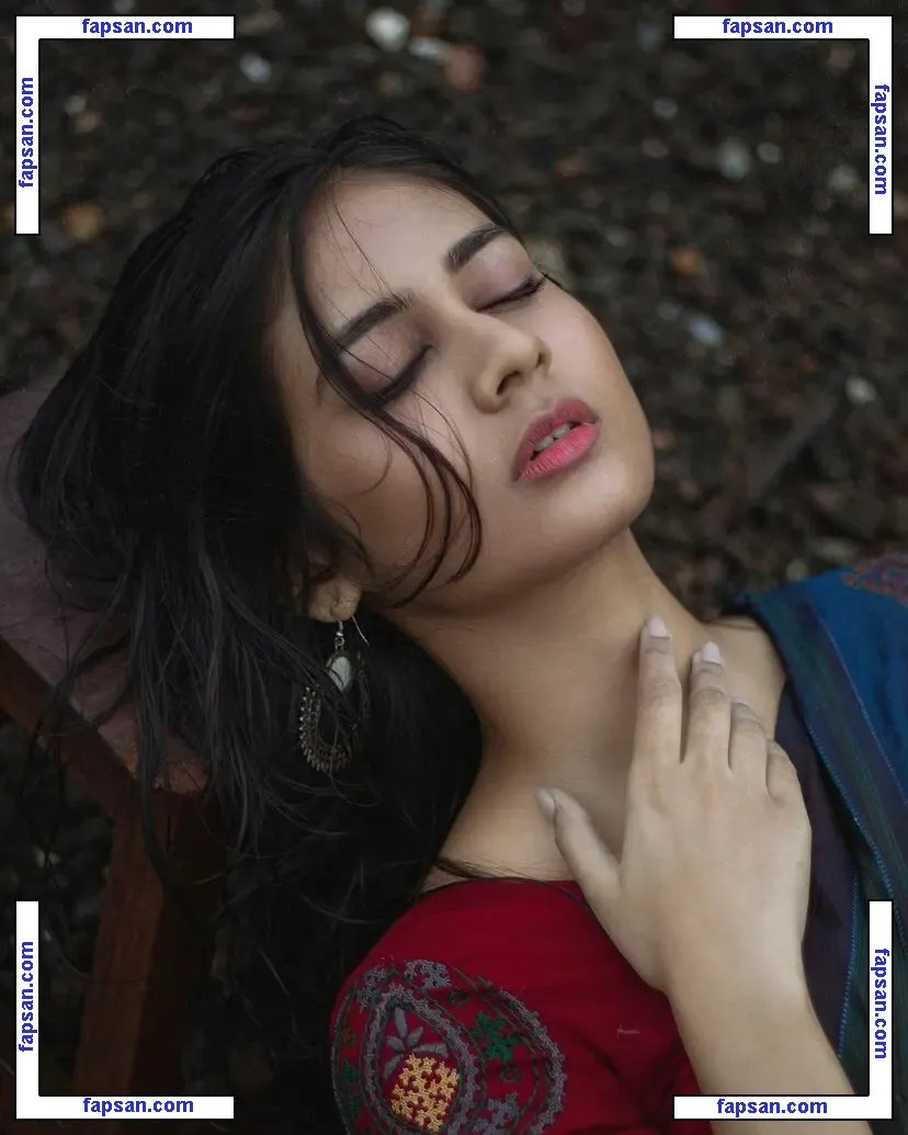 Srushti Bannatti голая фото #0009 с Онлифанс