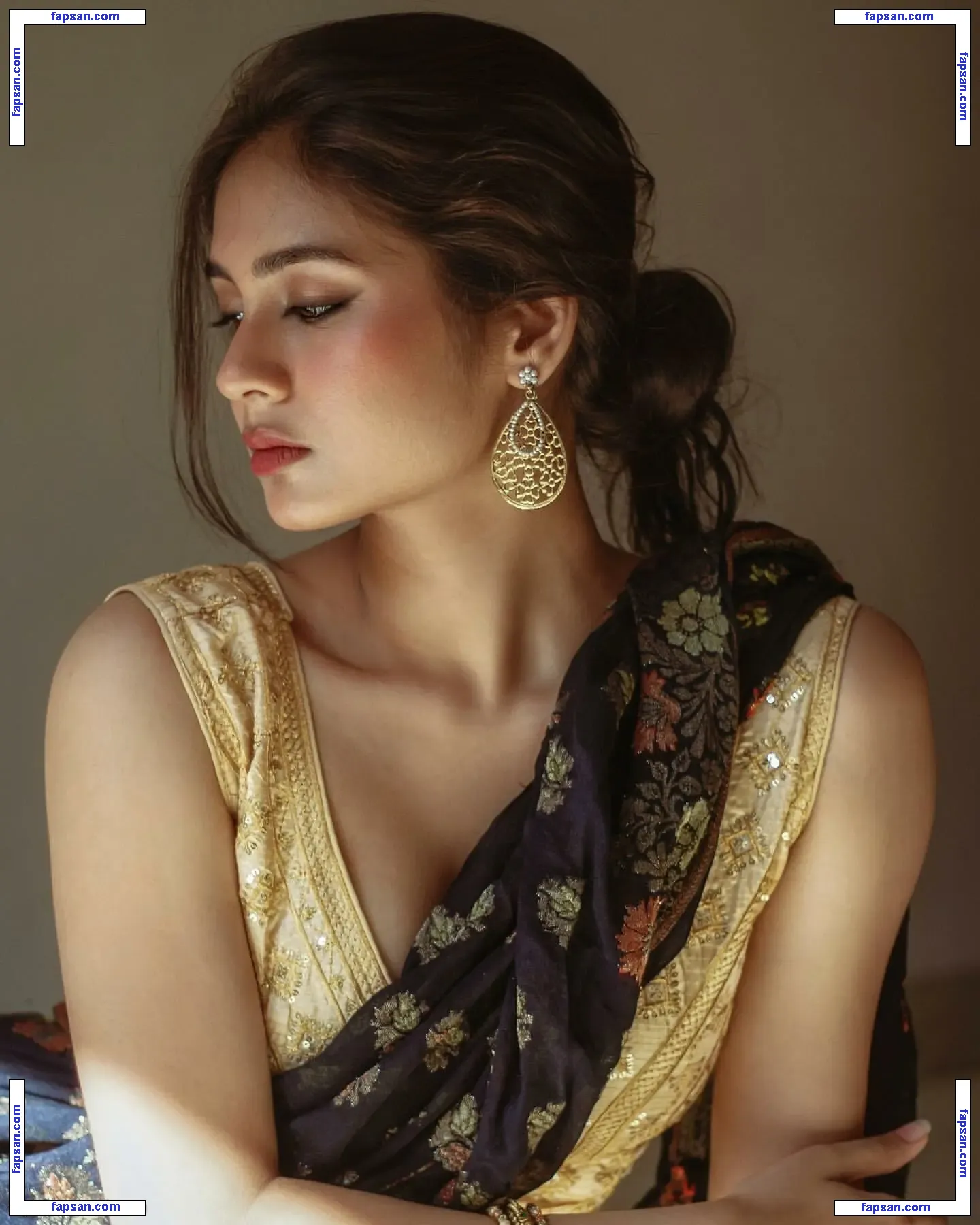 Srushti Bannatti голая фото #0022 с Онлифанс