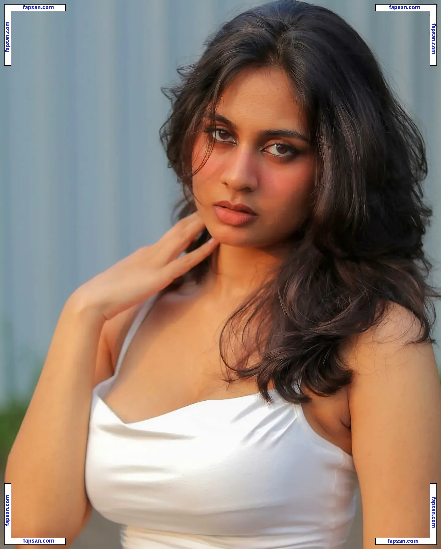 Srushti Bannatti голая фото #0027 с Онлифанс