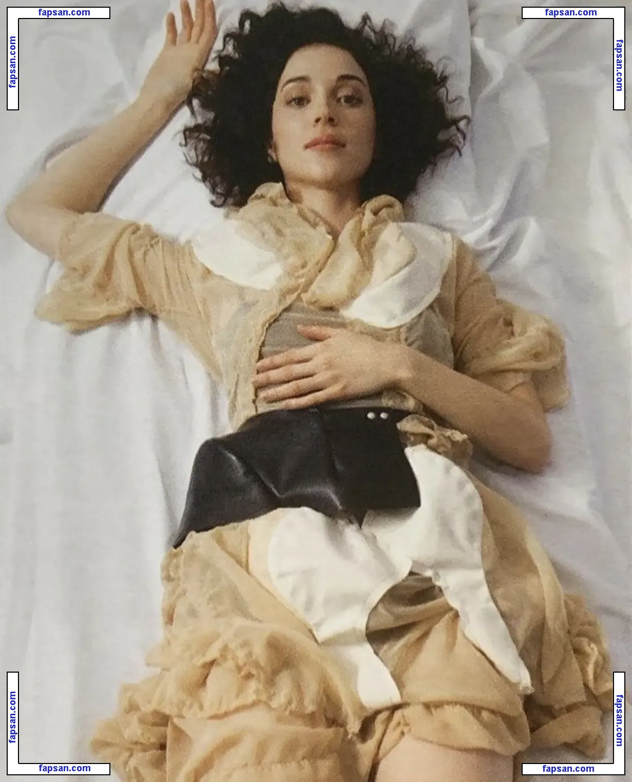 St Vincent голая фото #0019 с Онлифанс