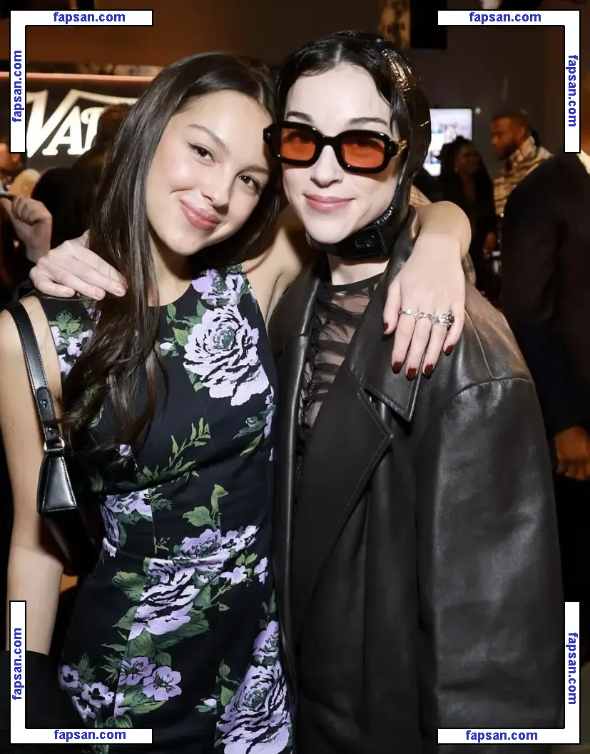 St Vincent голая фото #0042 с Онлифанс