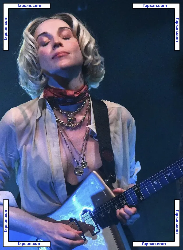 St Vincent голая фото #0044 с Онлифанс