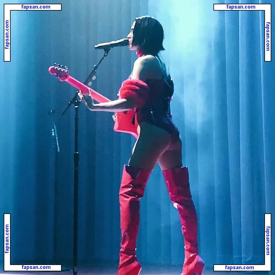 St Vincent голая фото #0072 с Онлифанс