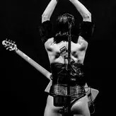 St Vincent голая #0073