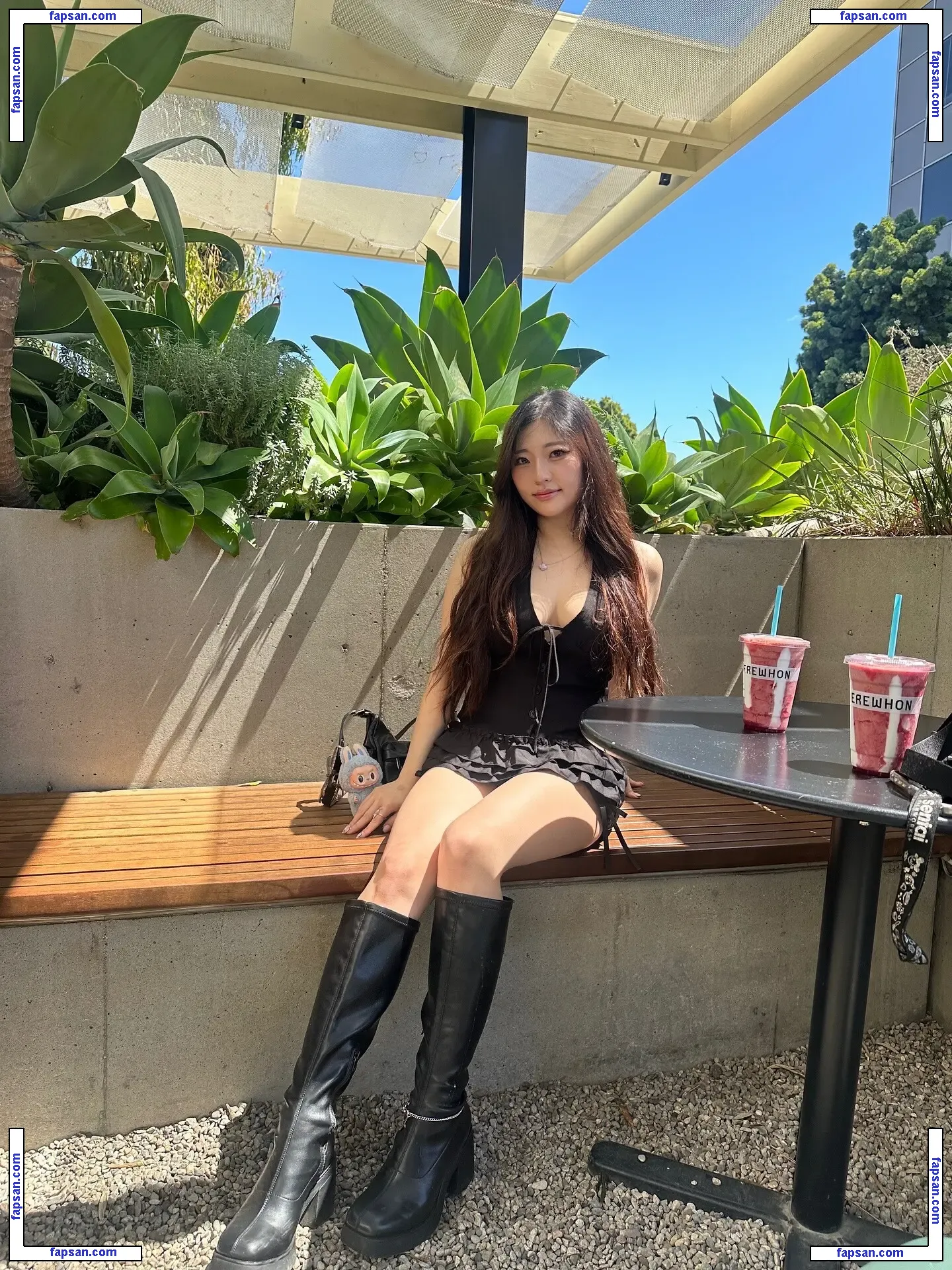 Starriebun nude photo #0007 from OnlyFans
