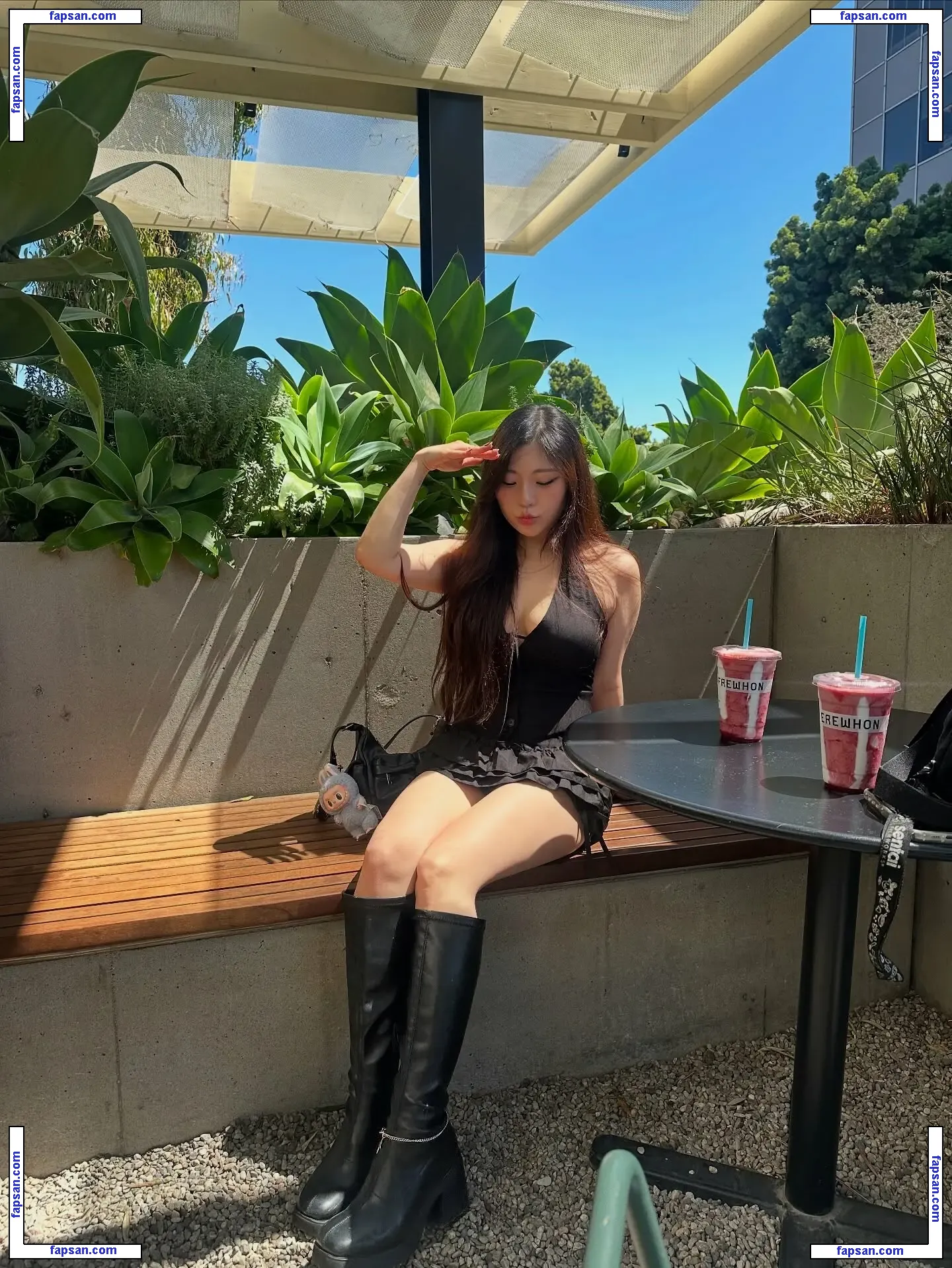 Starriebun nude photo #0014 from OnlyFans