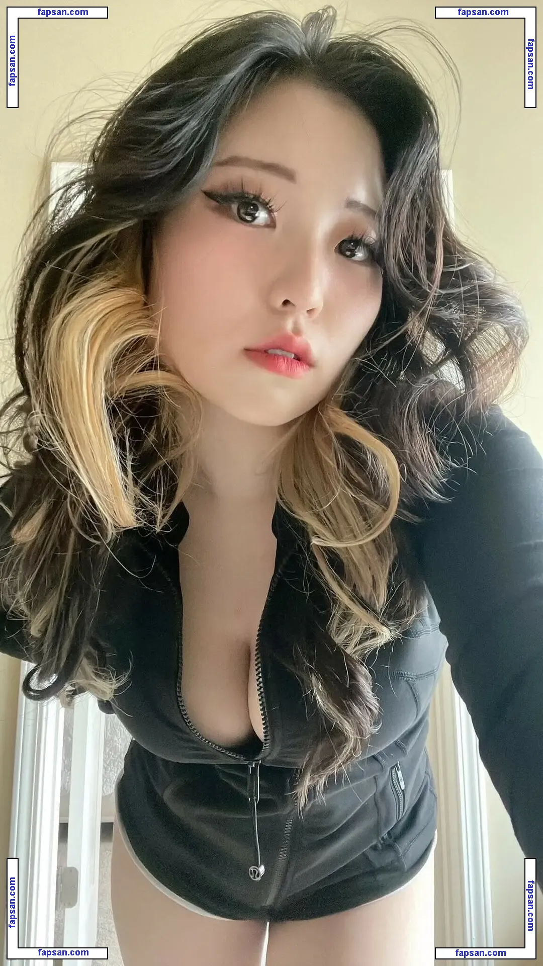 Starriebun nude photo #0027 from OnlyFans