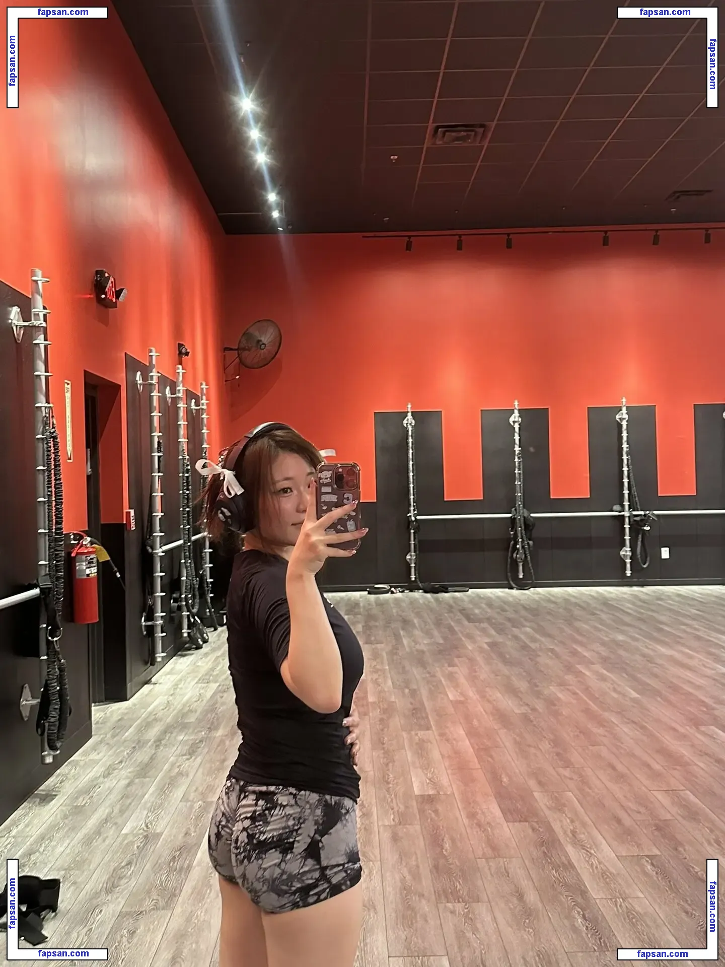 Starriebun nude photo #0032 from OnlyFans