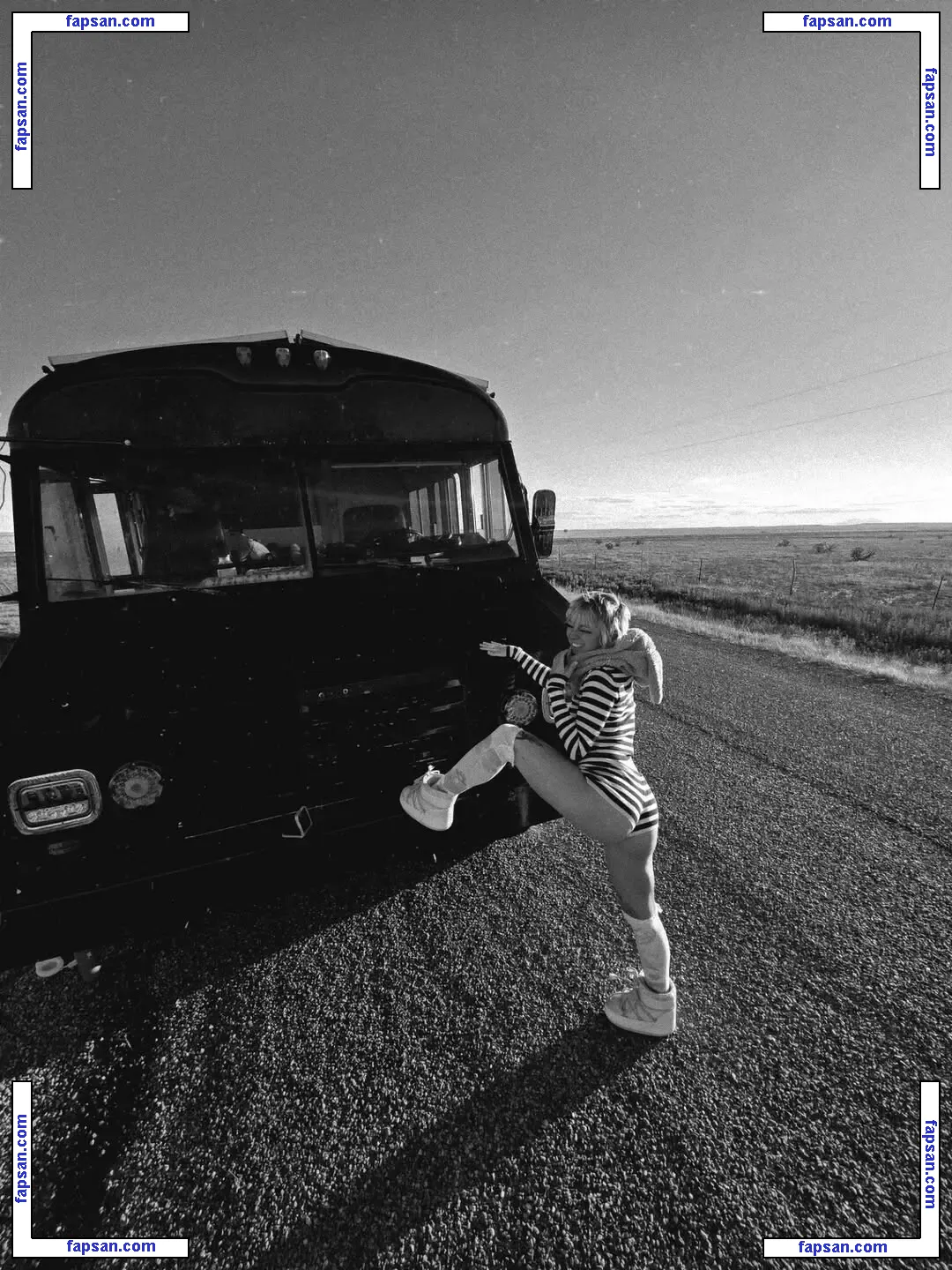 SteezyTour nude photo #0007 from OnlyFans