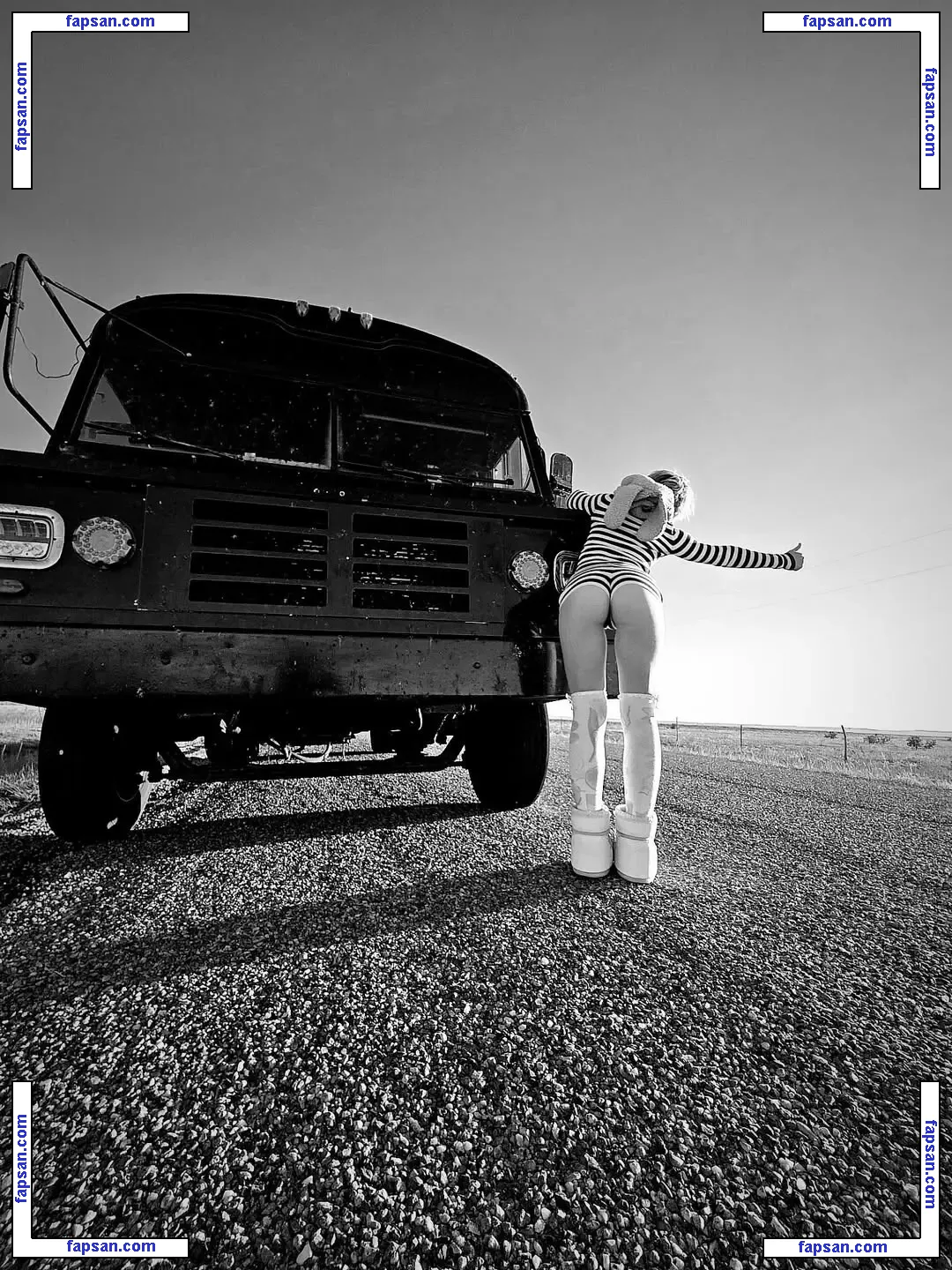 SteezyTour nude photo #0009 from OnlyFans