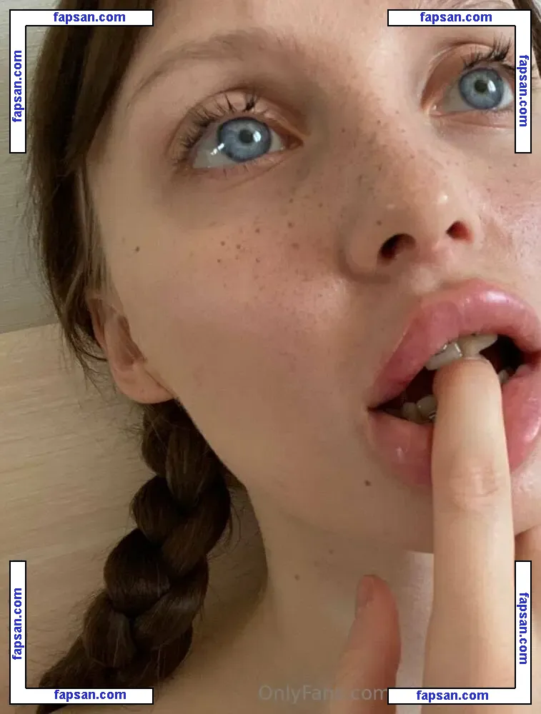 stefania_small nude photo #0009 from OnlyFans