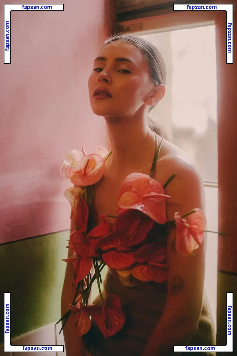 Stefanie Giesinger nude photo #0427 from OnlyFans