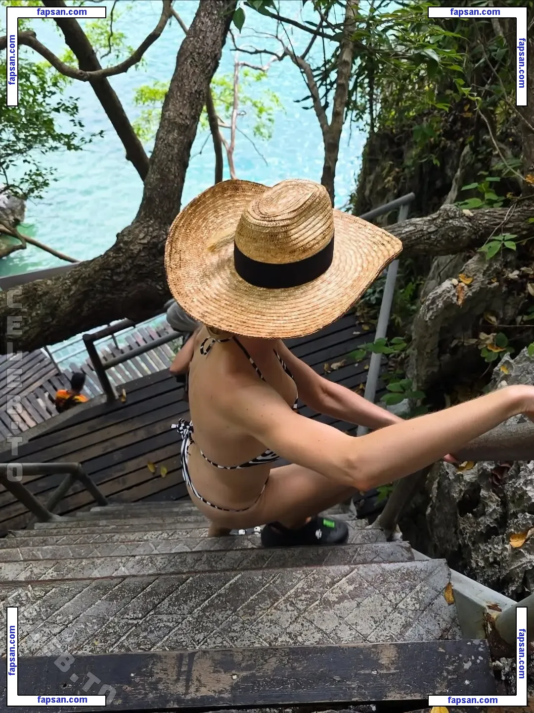 Stella Bossi голая фото #0023 с Онлифанс